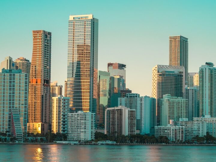 Companies Moving to Miami in 2026: Headquarters Relocations Reshape Office Demand